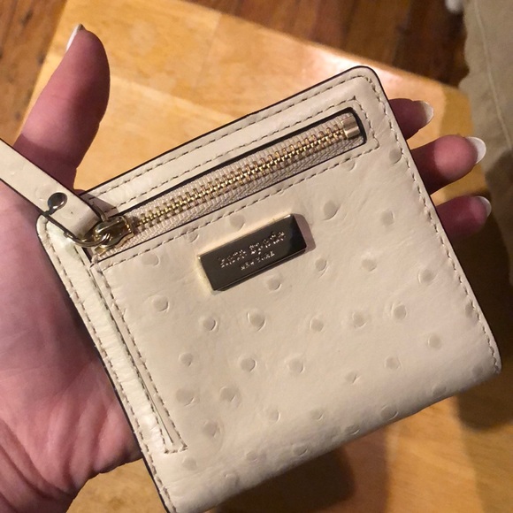Kate Spade wallet - Picture 4 of 4